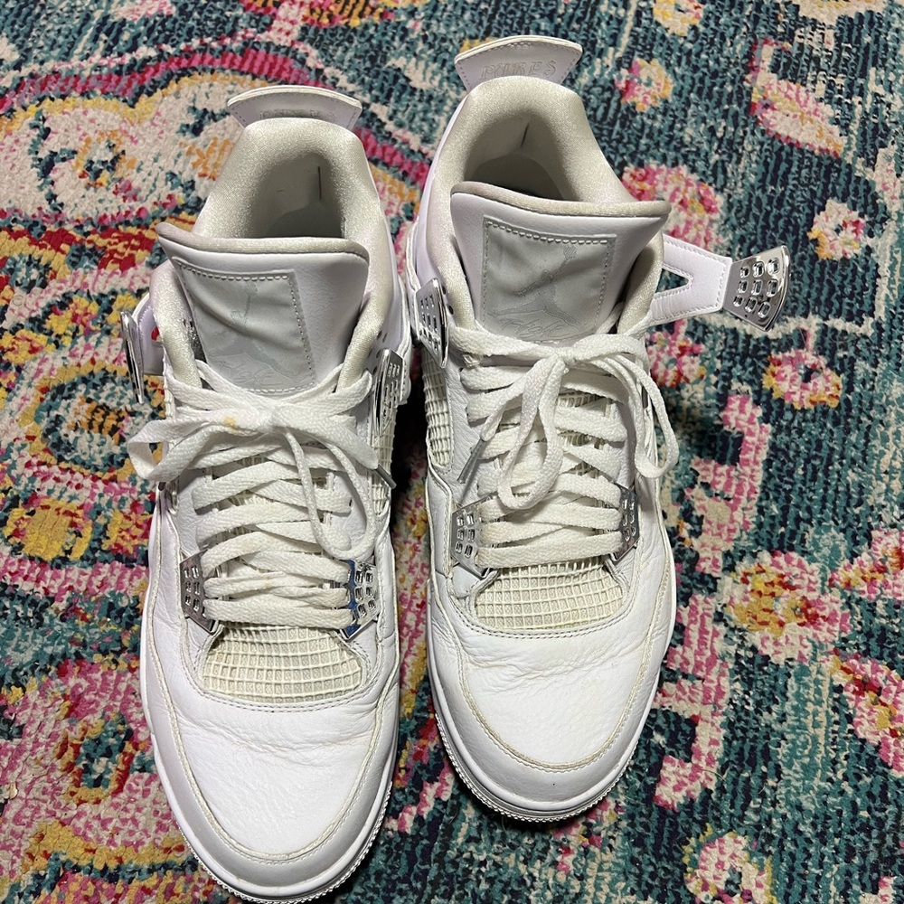 Men’s Pure Money 4 Jordan’s Size 13. Good condition no cracks or sole separation